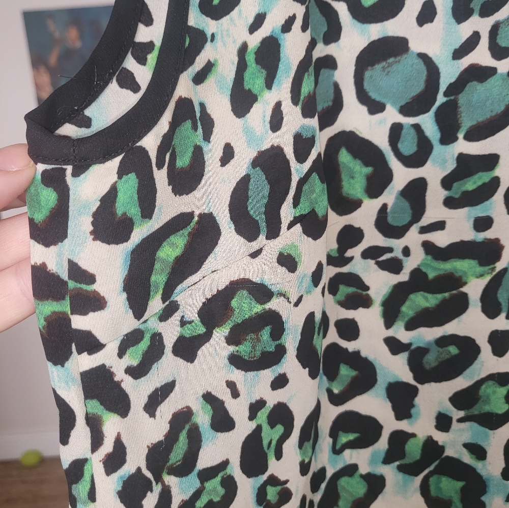 CABI TOP SIZE m in Animal print - Picture 3 of 5